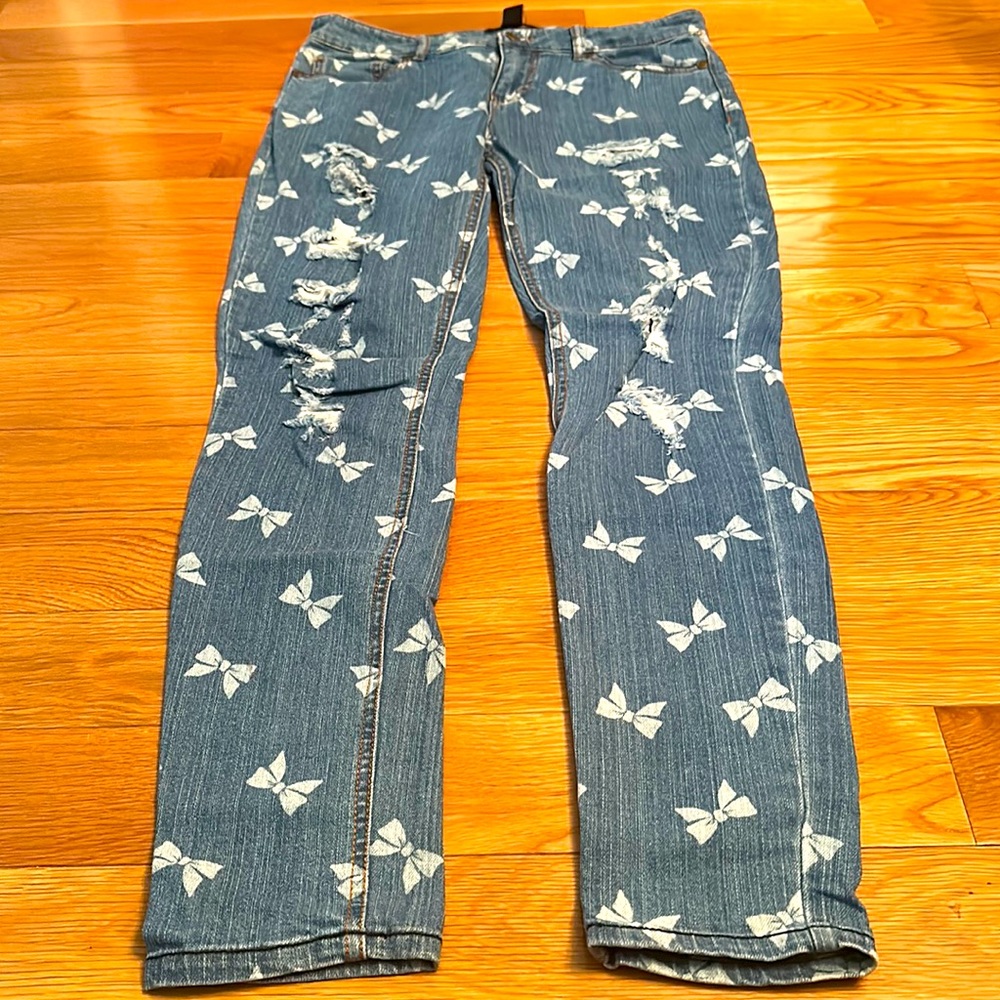 Forever 21 bow jeans